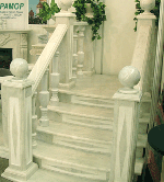 белая мраморная лестница