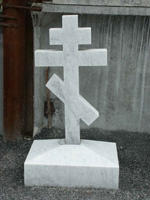 крест мраморный