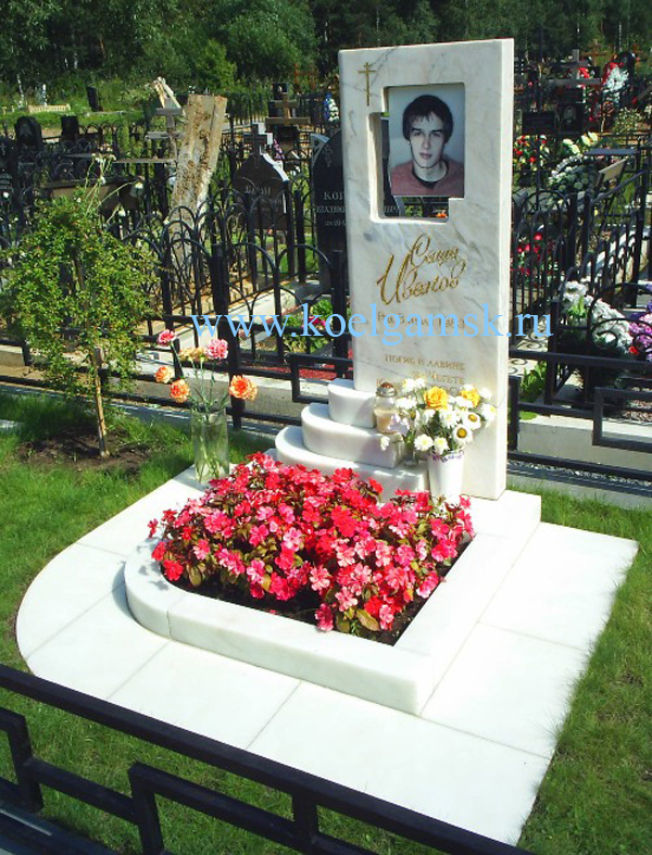 купить памятник на могилу в москве недорого