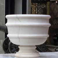 вазы из белого мрамора
